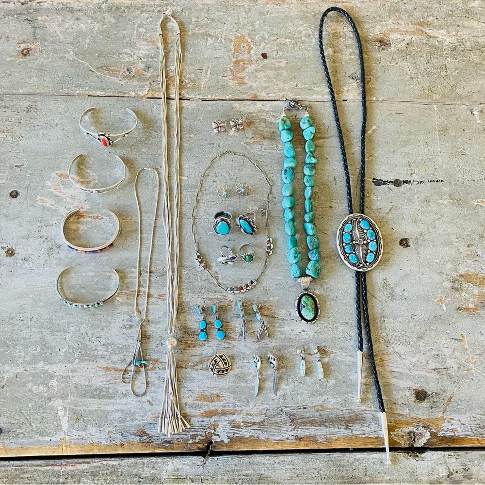 SOLD ♥️ Navajo ♥️ Vintage Sterling Silver & Turquoise Toggle Necklace - Picture 8 of 8